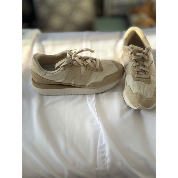New Balance Women's 237 Sneakers Size 10 - Picture 2 of 6